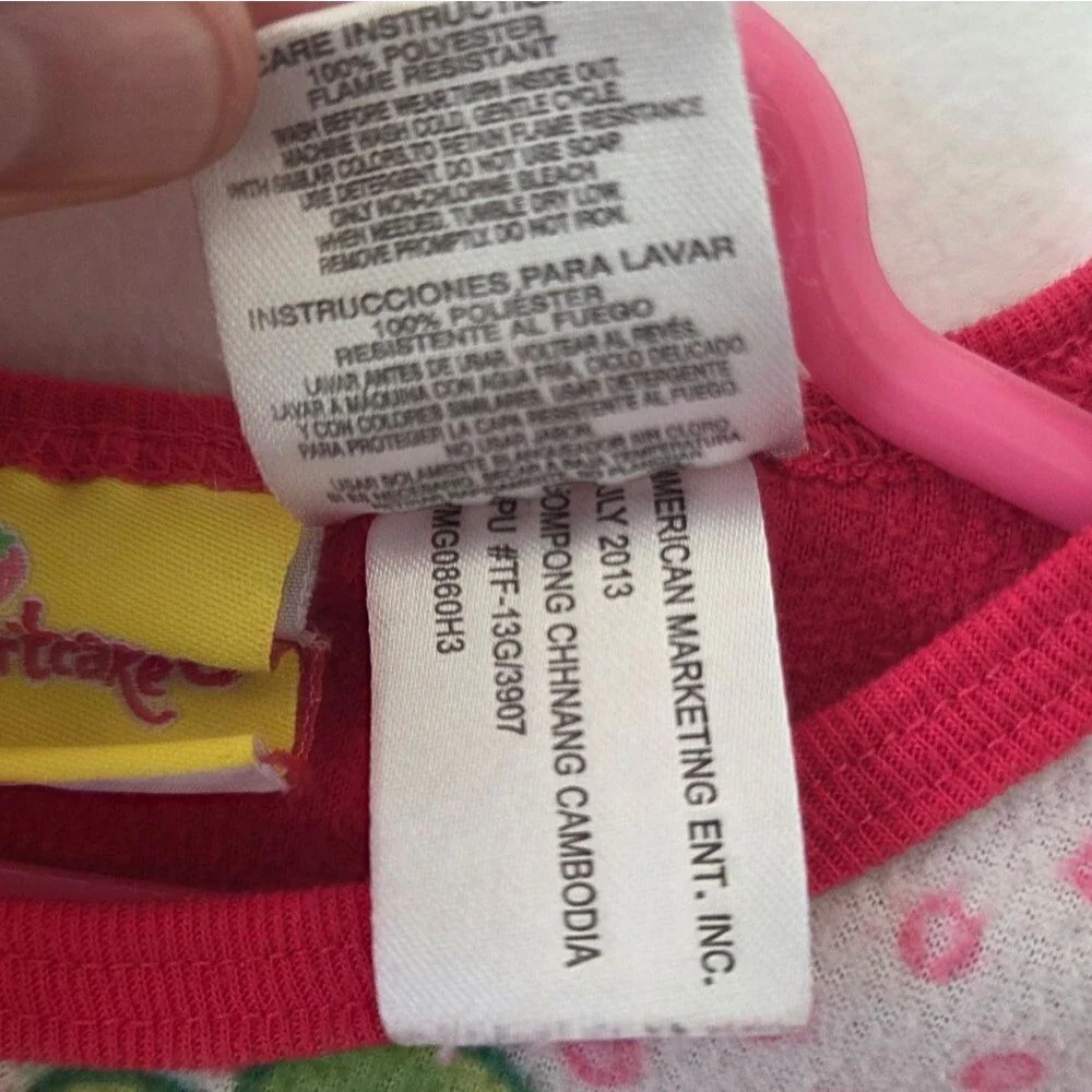 2013 Strawberry Shortcake Girls Pajama Top Shirt Youth Size 4-5 Runs Small Pink